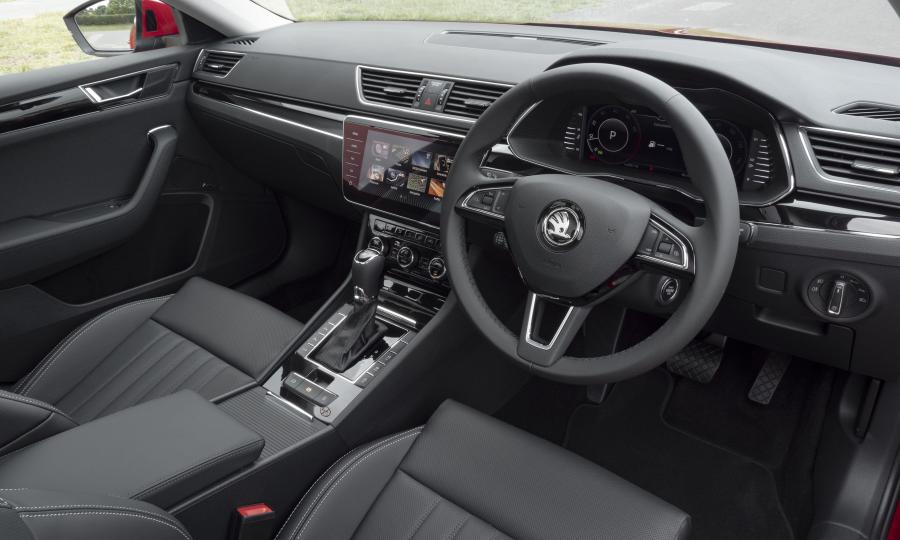 Торпедо Skoda Superb Laurin & Klement 2019 года  (UK) (фото 14 из 30)